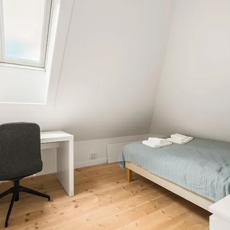 Charming With Stunning Views! Bergen