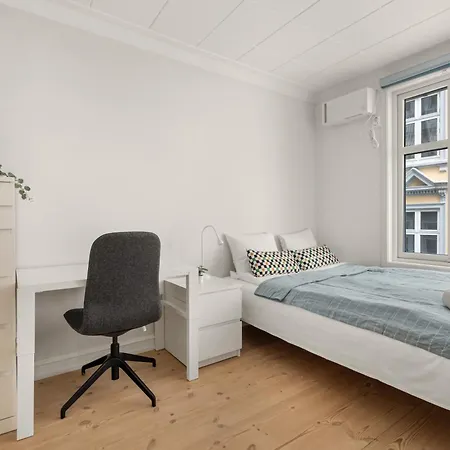 Charming With Stunning Views! Bergen