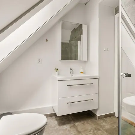 Charming With Stunning Views! Bergen